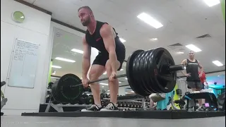 240kg/ 529lb deadlift attempt