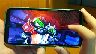 Играю в игру Angry birds transformers. Выполняю задания и забираю свои награды.