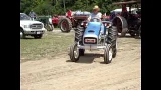 International tractor with a turbine engine.