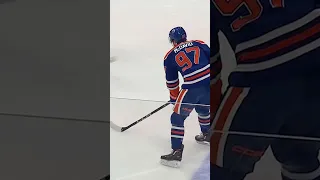 McDavid warming up the mitts 👀 how many points will he get today???