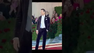 Ryan Reynolds reaction at Blake dress transformation at #metgala2022