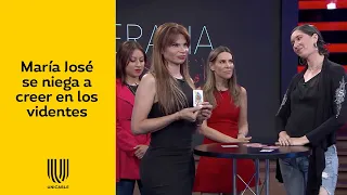 ¡Mujer escéptica reta a Mhoni Vidente a demostrar su poder leyéndole las cartas! | Terapia de Shock