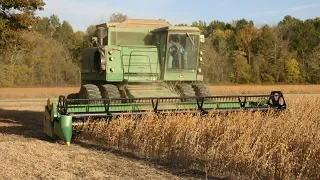 John Deere 8820 Titan II Combine