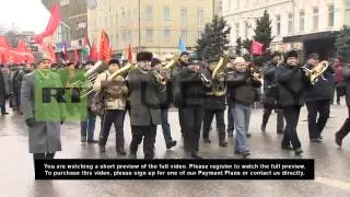 Russia: Communist Party march draws thousands on Day of the Defender of the Fatherland