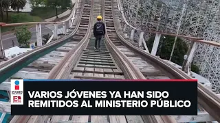 Jóvenes trepan a la montaña rusa de la Feria de Chapultepec por reto de TikTok