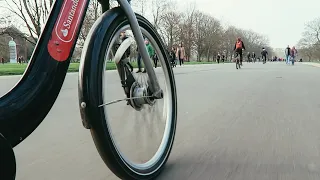 CYCLING AROUND HYDE PARK