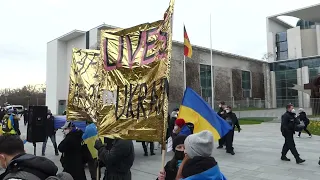 Ukraine 24 02 2022 Demo in Berlin Kanzleramt