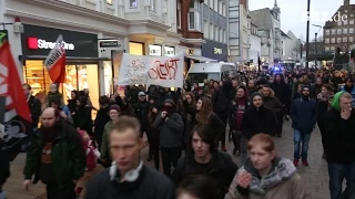 Ohne Feuer und Waffen: Die Luftschlossfabrikanten rufen zum Widerstand auf