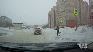 Снегопад и ИДИОТЫ на дороге.