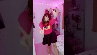 WADDLES GET THE CAMERA 🐷 Mabel Pines Gravity Falls cosplay!