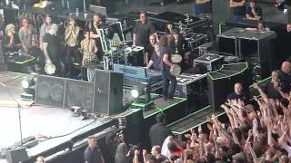 Pearl Jam - Keep on Rockin´ in a free World (live O2 World Berlin ´12)