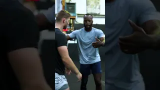 Leon Edwards SPOTTED helping Arnold Allen prepare for his first main event 👀