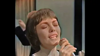 Mireille Mathieu - Pardonne Moi Ce Caprice D'enfant   1970   Stereo   Colour