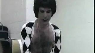 Queen - NEW EXTRACT from Backstage (Houston 1977)