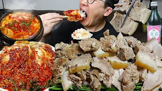 우리 엄니표 김치와 압력솥 앞다리수육에 🍶한잔 먹방 Suyuk(Boiled Pork) MUKBANG