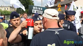 Wojna o wieś w Srocku. Policja rozpyla gaz na protestujących rolników z Agrounii!