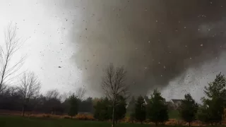 Man films Tornado coming directly at him