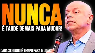 Nunca é tarde para recomeçar, pior que ERRAR é não querer MUDAR ! - Leandro Karnal - (Motivação)