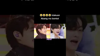 kelakuan jungkook menirukan taehyung 😂 #jungkook #taehyung #bts