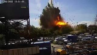 Ukraine: CCTV caught the moment when a missile struck Kremenchuk shopping mall