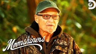 Killer Beaz’s Race to Deliver Moonshine for Willie Nelson’s Granddaughter | Moonshiners