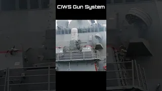 Система оружия ближнего боя Phalanx CIWS в действии, смертоносная автопушка ВМС США