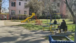 Нашел хорошую детскую площадку. И лучший район для жизни в Черновцах?