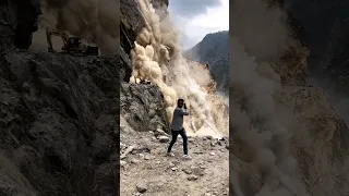 Massive Rockslide 😱