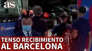 Así fue el tenso recibimiento de los aficionados al Barça tras la goleada | Diario AS