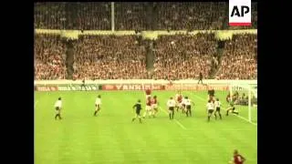 THE 1975 CUP FINAL � FULHAM v WEST HAM - COLOUR