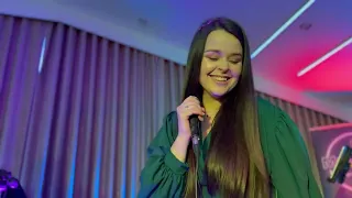 "SZALEJESZ DZIEWCZYNO" ✨MONAMI✨ zespół muzyczny - cover NA ŻYWO! 🌺