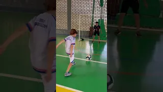 MEU IRMÃO ERROU UM GOL SEM GOLEIRO! 😂