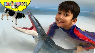 MOSASAURUS vs. Animals in Pool! "Skyheart Toys" dinosaurs for kids learn zoo toys
