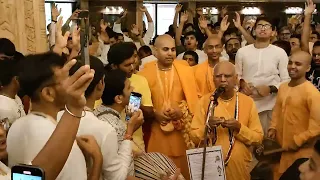 Guru pooja by HH Loknath swami maharaj || pune @ISKCONNVCCPune