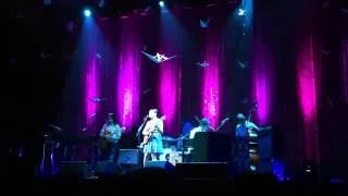 Norah Jones - Broken - Luna Park 08/12/2012