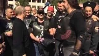 Путин и байкеров из клуба «Ночные волки»   Putin meets Bikers