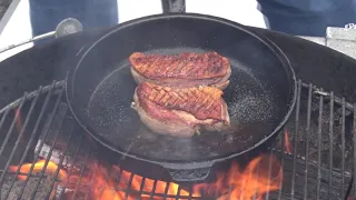 Piersi z Kaczki / Gęsi w Ciemnym Sosie Piwnym -KuchniaKwasiora