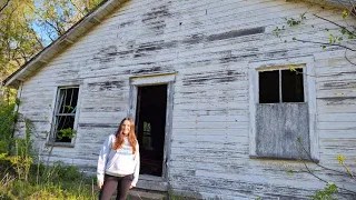 Annabelle Explores Abandoned Roadhouse Bar