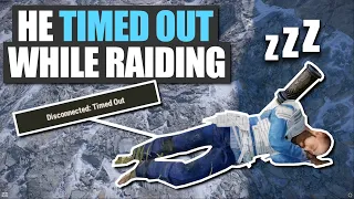 THIS ZERG MEMBER TIMED OUT WHILE RAIDING | Rust Solo Survival (3 of 5)