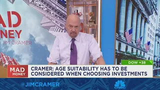 Index funds are the best way to go if you want to put your money on autopilot, says Jim Cramer