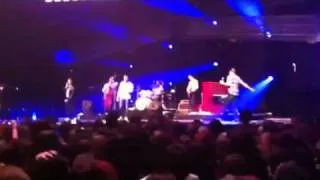 The Baseballs - Umbrella und Born this Way (live) Energy Music Tour Nürnberg 05.11.2011