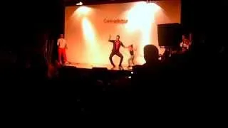 DANIEL JUNTO A UNA NENA DE 6 AÑOS BAILANDO EN COMADREJA SALSA CONGRESS 2013