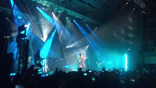 Machine Gun Kelly - Let you go (live Prague, Karlin 2017)