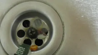 Отвалился сифон гайка потерялась на мойке The siphon fell off the nut was lost on the sink