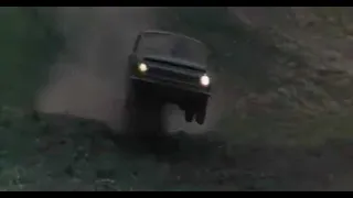 Стрельба дуплетом (1979) - car chase scene