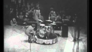 The Beatles - Intro USA tour -Live -Roll over Beethoven.WMV