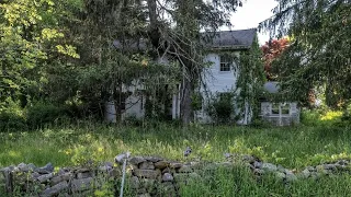 Found Fully Stocked Abandoned House With Everything Left Behind | 1940s Timecapsule Experience! 🫰