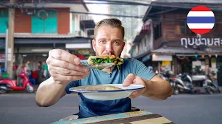 top veggie THAI FOOD SNACK + chicken fried noodles 🇹🇭  Talat Phlu Bangkok (street food paradise)