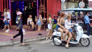 Tourist Street Evening Walk In Phnom Penh, Oct 2023 | Cambodia [4K]