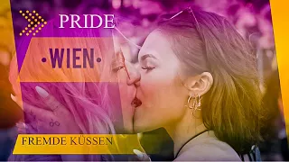 Fremde Menschen küssen VIENNA PRIDE  2022 mit Nika Venus Kissing strangers#pride #straßenumfrage